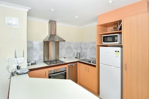 Frigorífico y cafetera o tetera