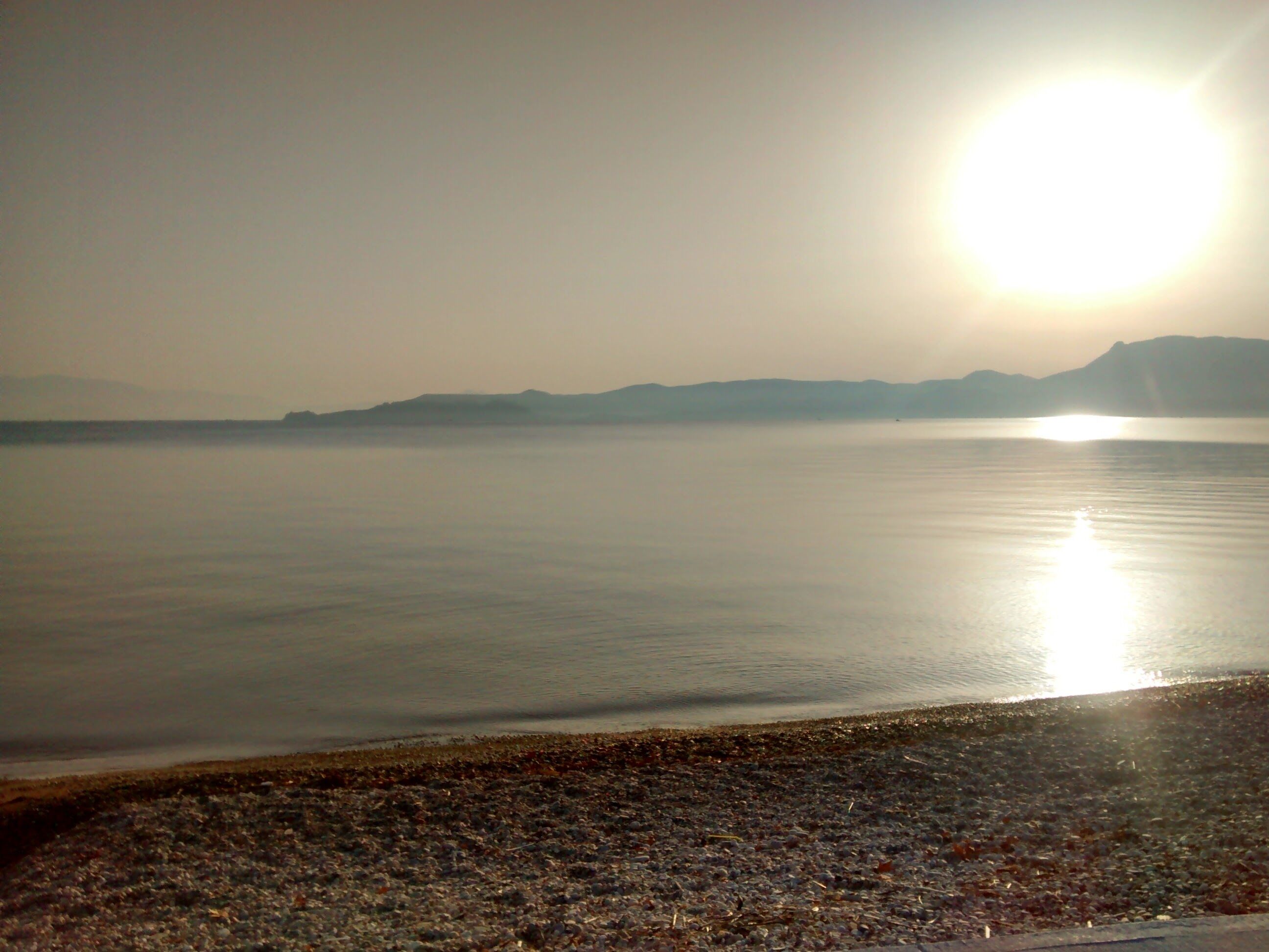 Chaises longues, serviettes de plage