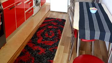 Dishwasher, coffee/tea maker, cookware/dishes/utensils