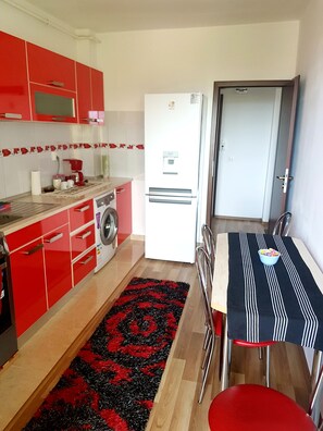 Dishwasher, coffee/tea maker, cookware/dishes/utensils - Sweet apartament waiting for you to offer you all the comfort of feeling at ho (Alba Iulia)