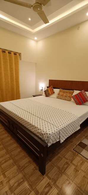 2 chambres, coffres-forts dans les chambres, bureau, Wi-Fi gratuit