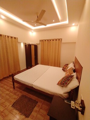 2 bedrooms, in-room safe, desk, free WiFi - Swasthi Griha Homestay,Aranmula,Kerala,India (Aranmula)