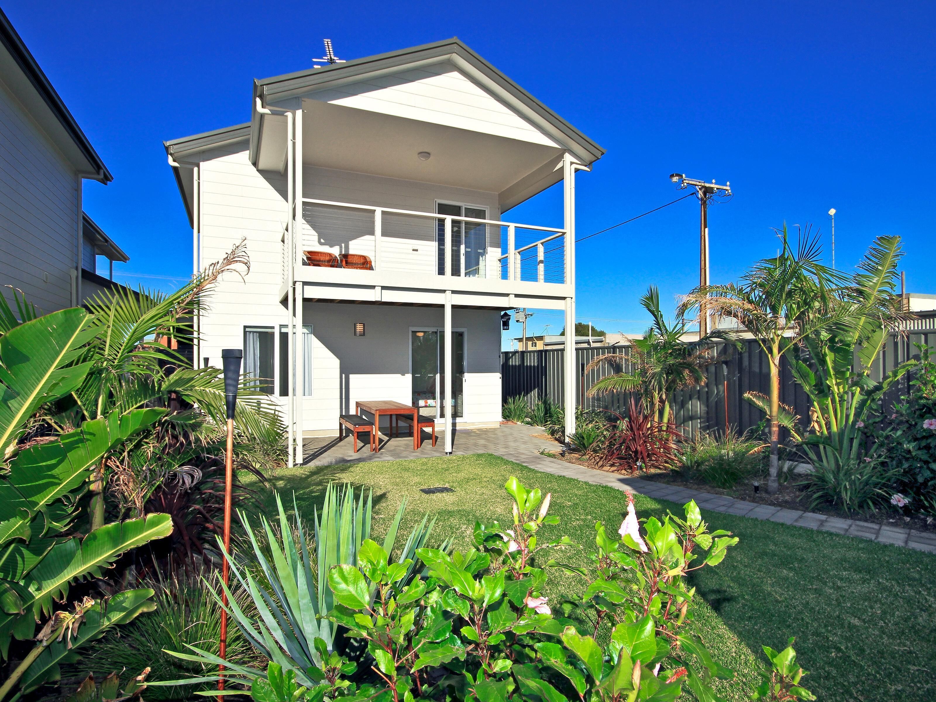 Sunset at Snapper Point ~ Aldinga Beach - Modern Coastal Beauty with Large Balcony and Sea Views — image 16
