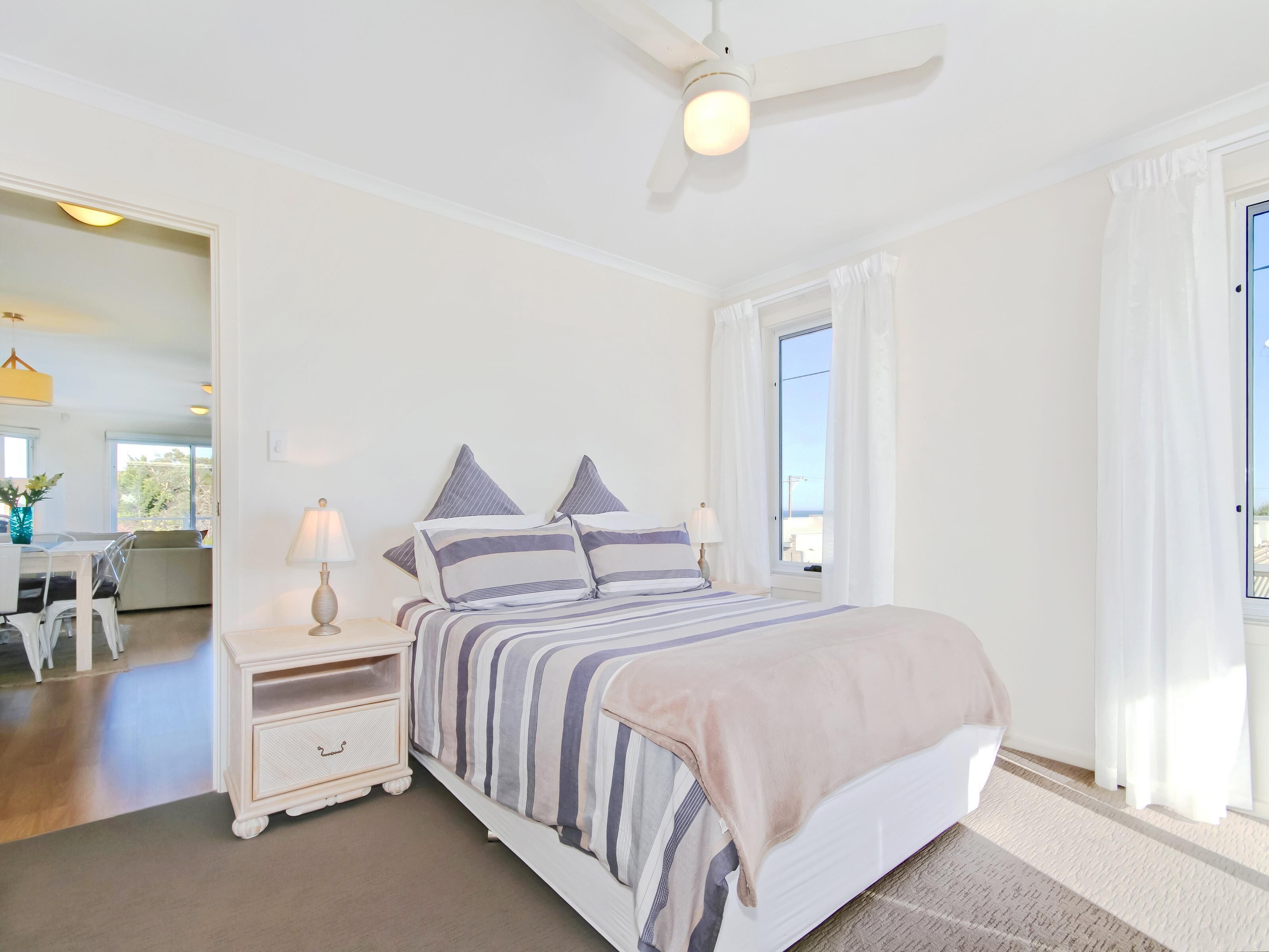 Sunset at Snapper Point ~ Aldinga Beach - Modern Coastal Beauty with Large Balcony and Sea Views — image 7