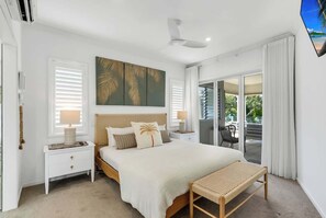 4 bedrooms, iron/ironing board, WiFi, bed sheets