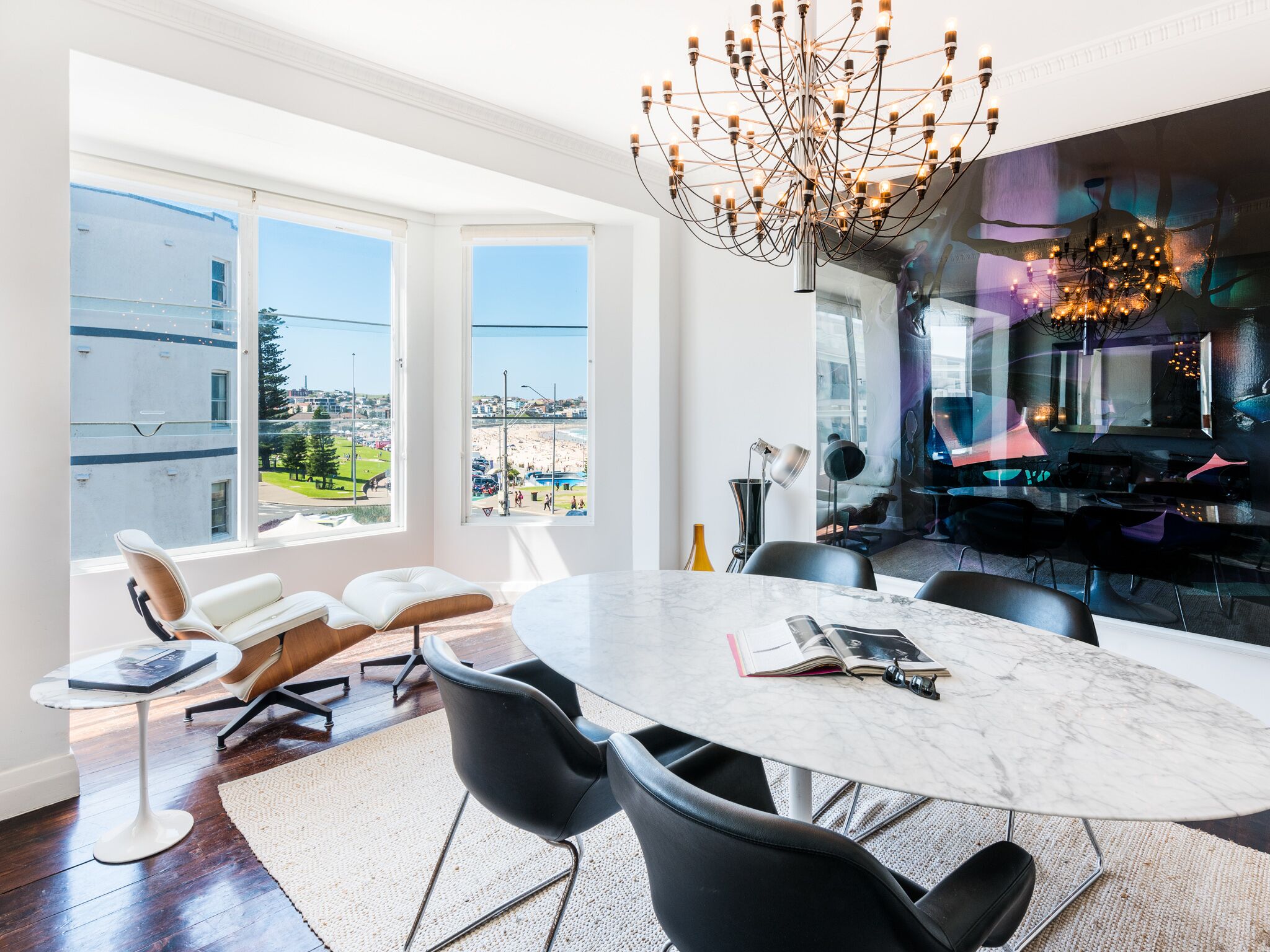 Luxurious eclectic Manhattan style beachside apartment. Prime location & views