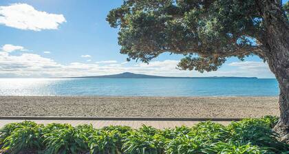 Deluxe Apartment By the Beach - 20 steps to beautiful Kohi Beach and waterfront.
