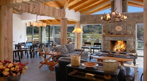 Interior - Lakeside House / Villa (Llao Llao Neighborhood, San Carlos de Bariloche (Llao Llao, San Carlos de Bariloche)