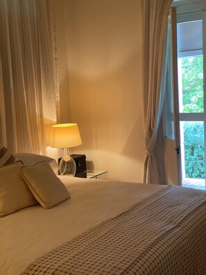 3 bedrooms, iron/ironing board, Internet, bed sheets