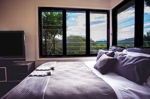 3 bedrooms, iron/ironing board, travel crib, WiFi