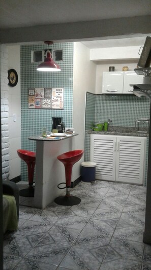 Fridge, oven, stovetop, coffee/tea maker - All close by! Beautiful colonial apartment in the center of Porto Seguro, sea view. (Porto Seguro)