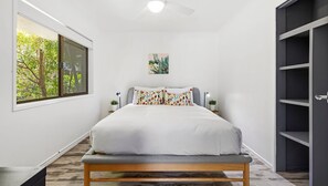 2 bedrooms, iron/ironing board, free WiFi, bed sheets