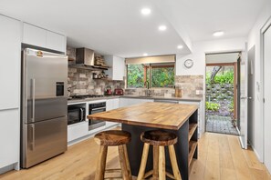 Fridge, microwave, oven, dishwasher