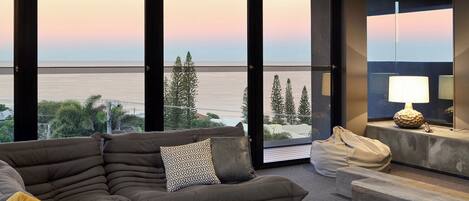 Smart TV, fireplace, stereo