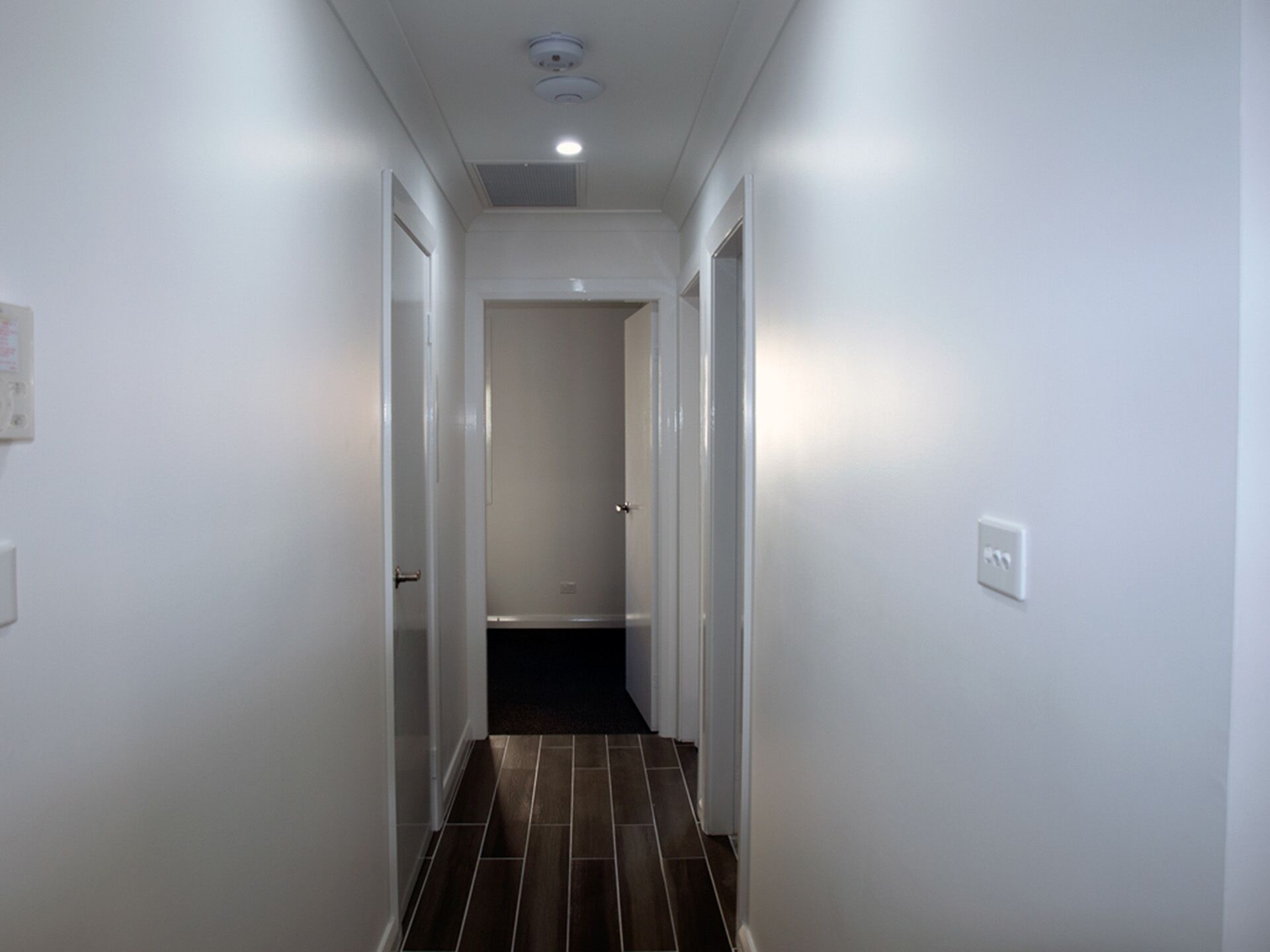 Jindabyne Apartment New and Close to Amenities — image 2