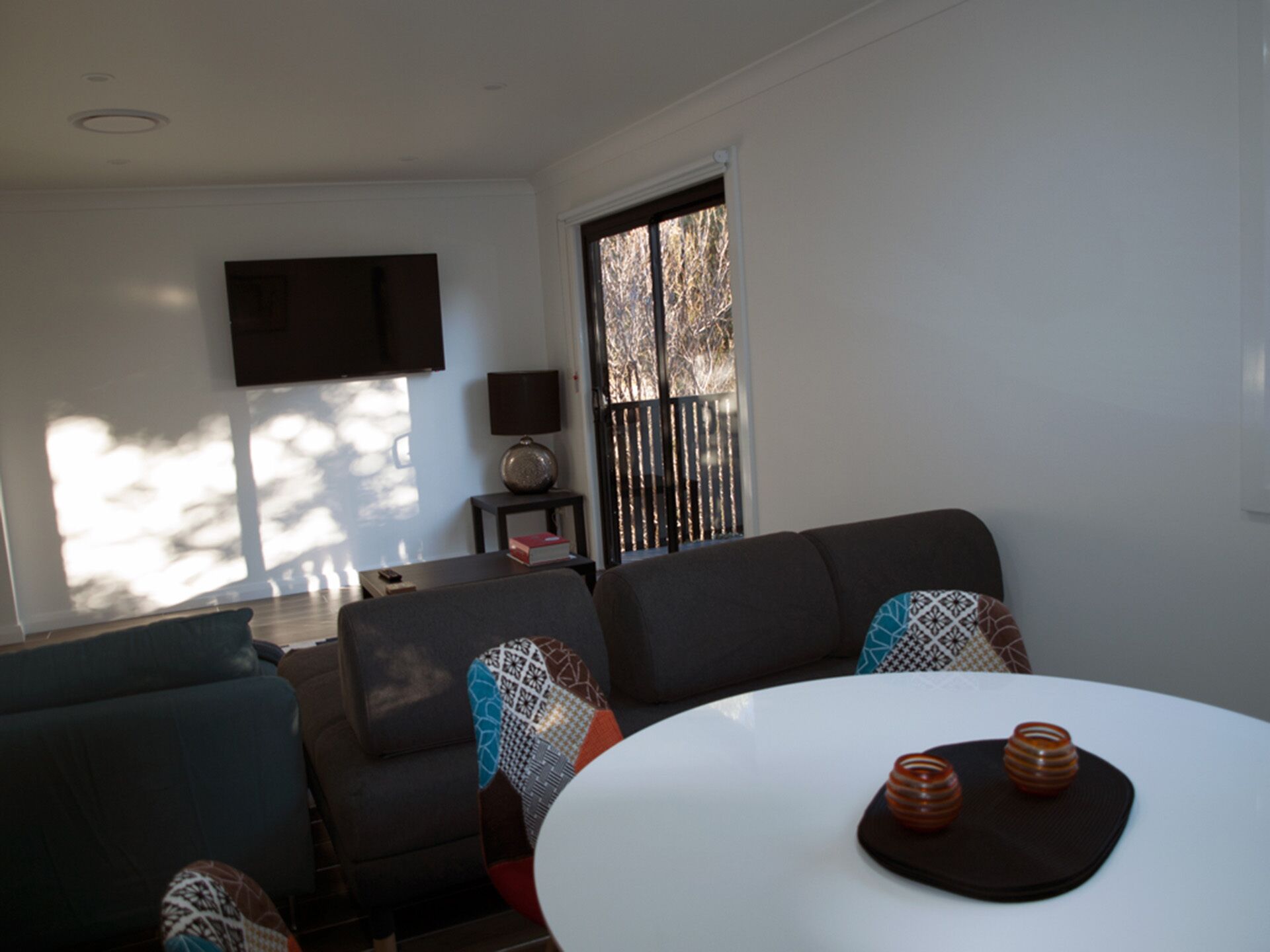 Jindabyne Apartment New and Close to Amenities — image 10