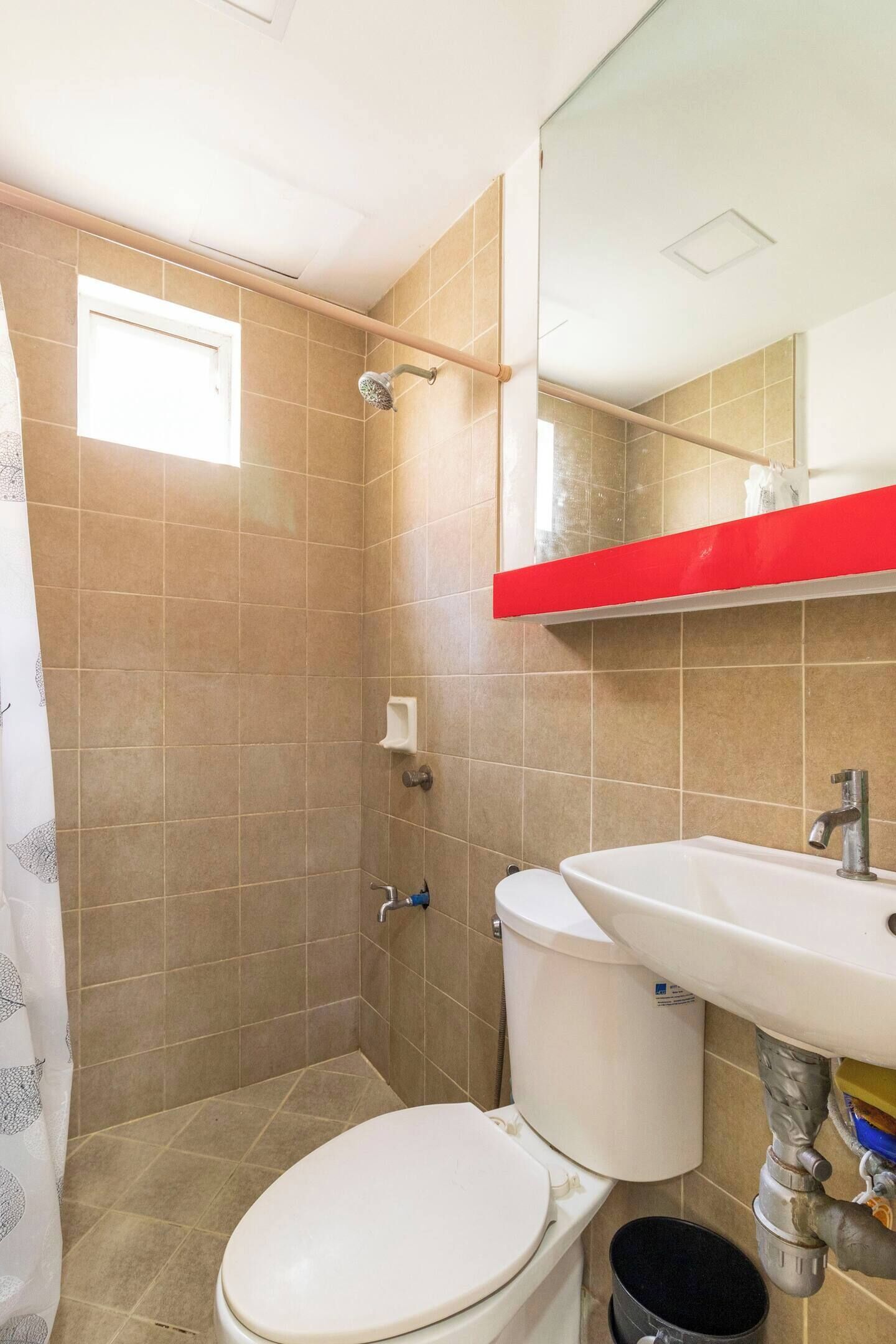 Entire Home, 3 Bedrooms, 2 CR, Amenity Pool for a fee.