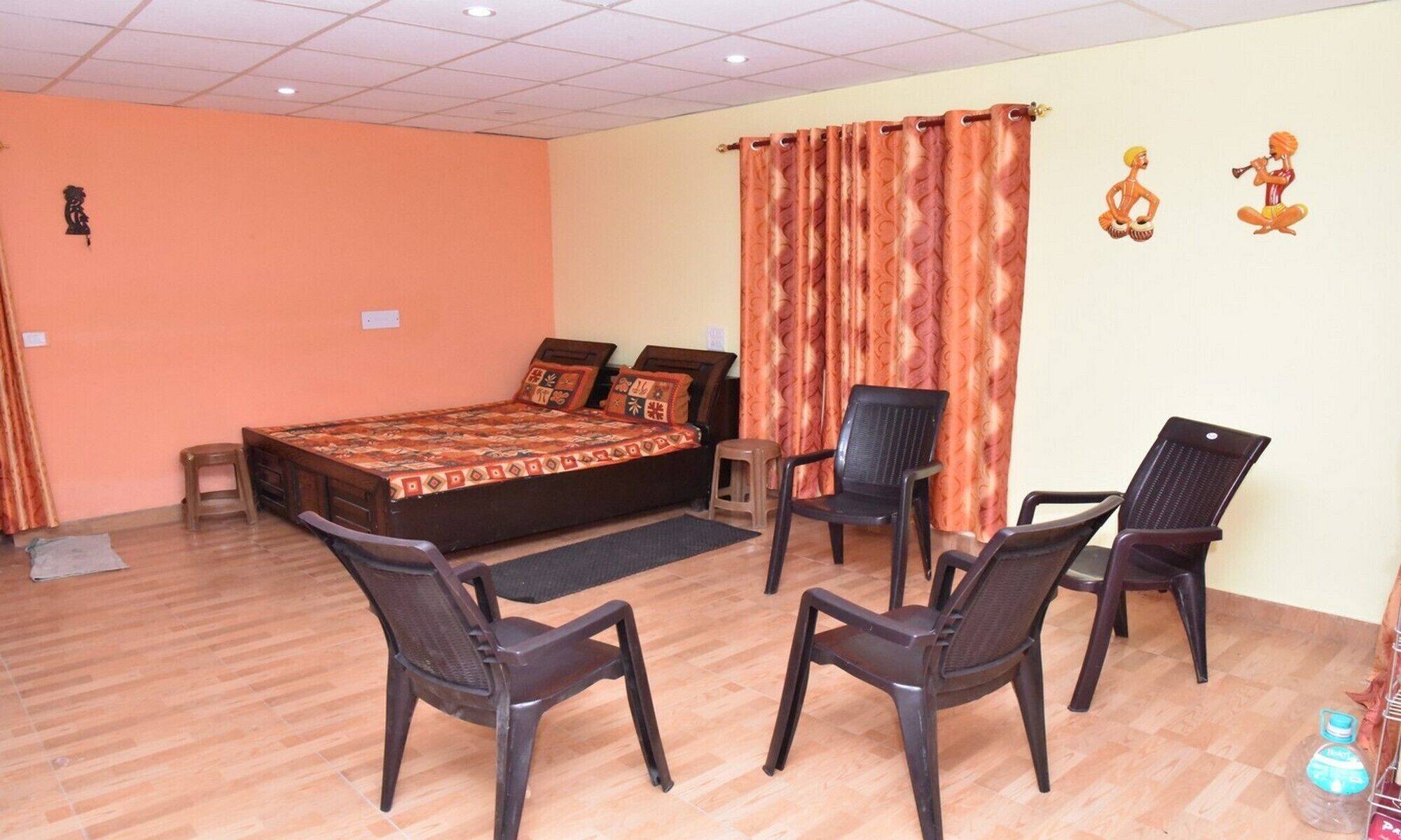 Spacious Cottage near Hathipaon Park Estate