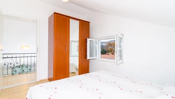 1 chambre, fer et planche à repasser, Wi-Fi gratuit, draps fournis