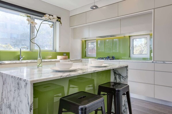 Fridge, microwave, oven, stovetop