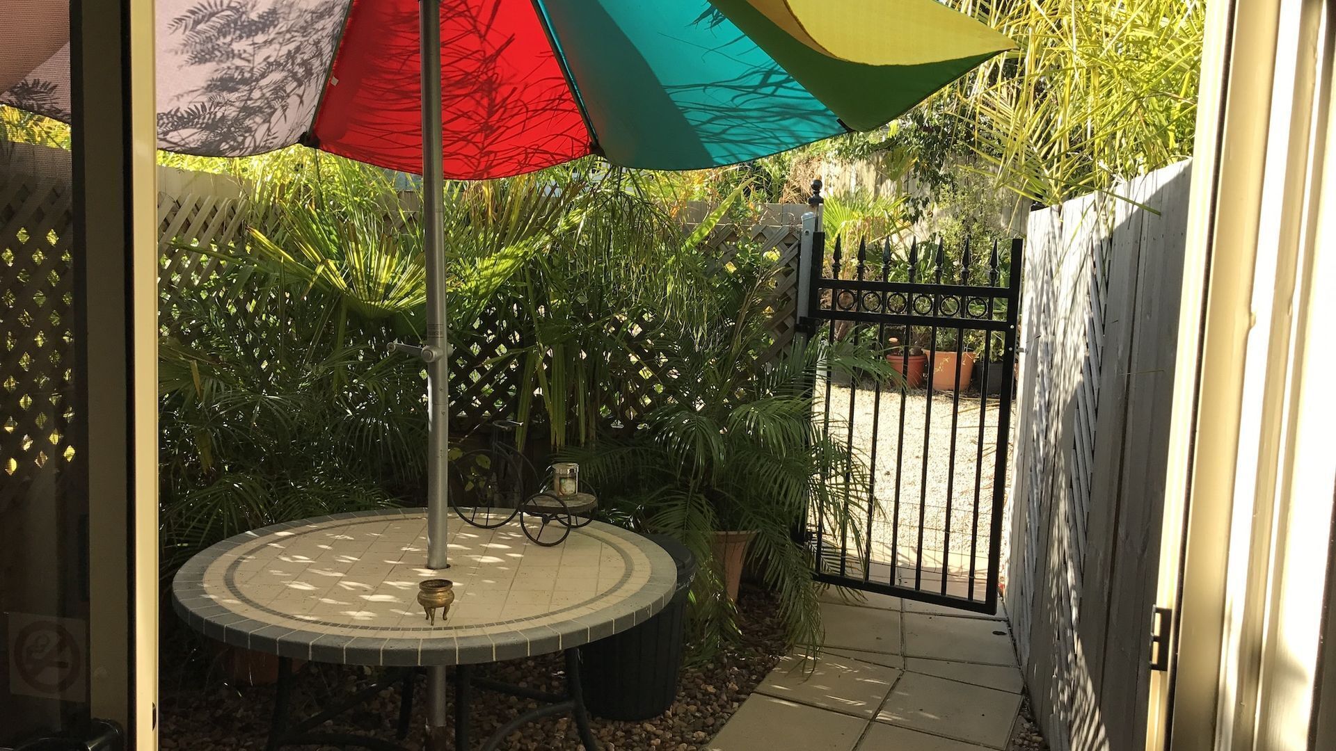 Studio Accommodation 2 bedroom apartment — image 11