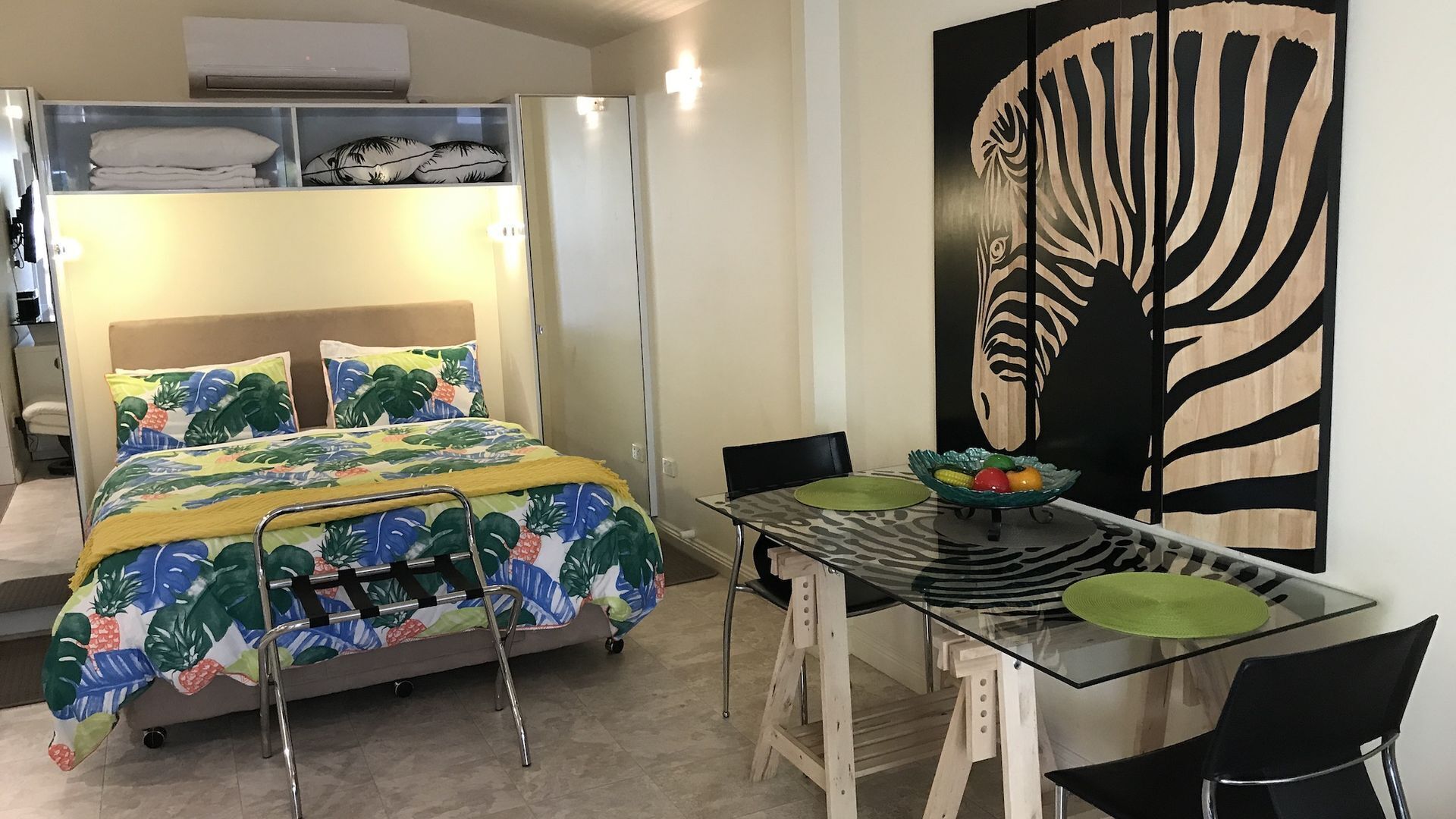 Studio Accommodation 2 bedroom apartment — image 9