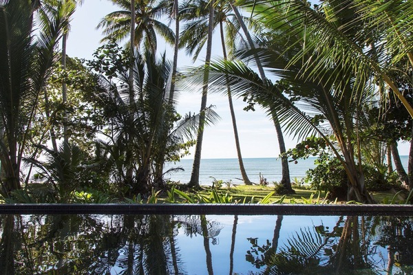 Infinity pool overlooking the beach