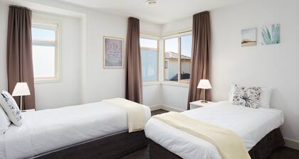 Mentone Abode Pet Friendly with Garden and BBQ
