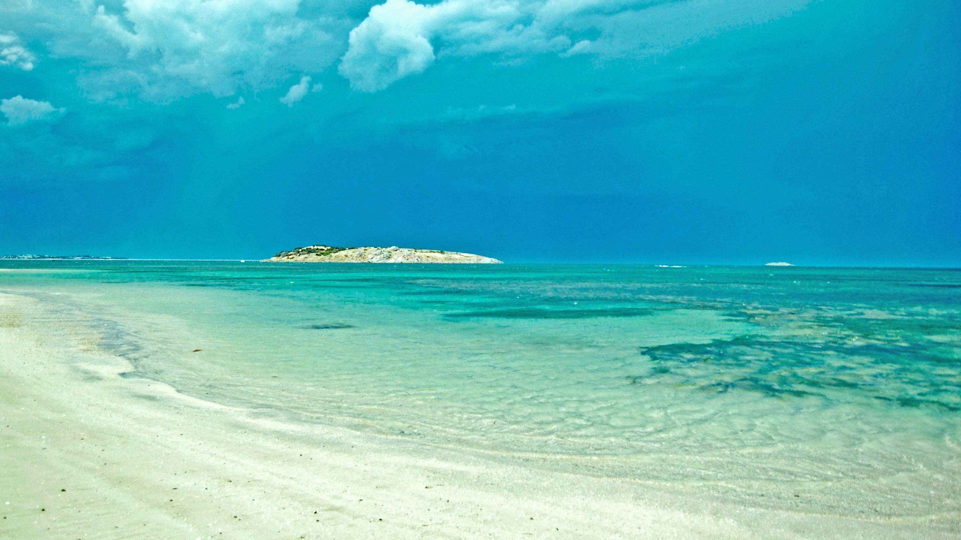  2YO Unique 2Bed Home 100M to Beach — image 22