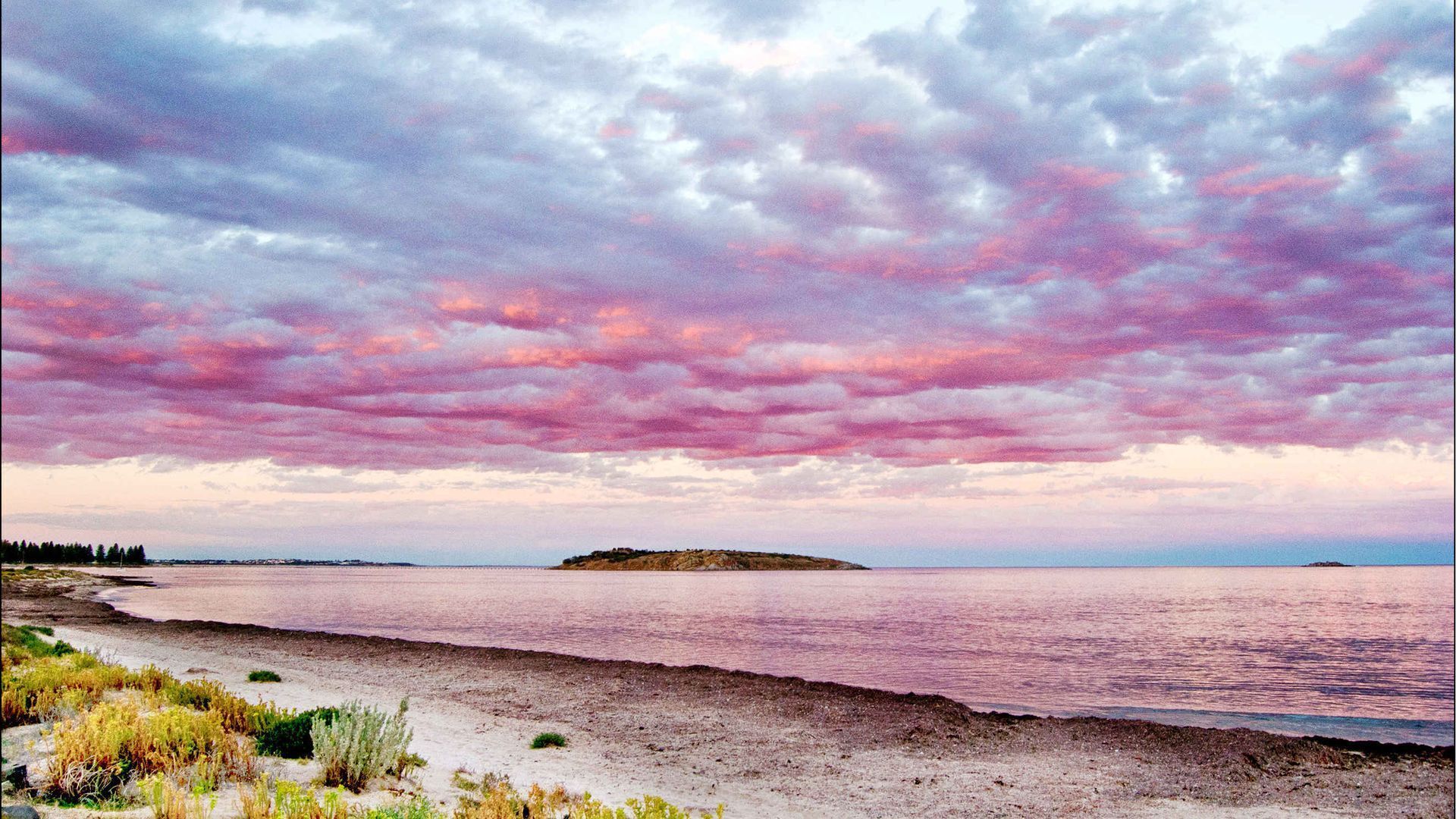  2YO Unique 2Bed Home 100M to Beach — image 23