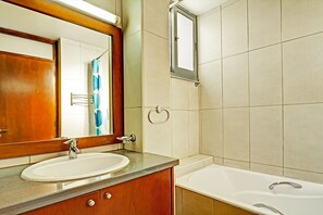 Villa, 3 Bedrooms, Private Pool | Bathroom | Combined shower/bathtub, hair dryer, towels