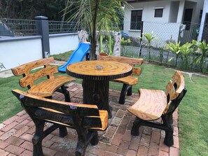 Outdoor dining - JIAXIN HOMESTAY家馨民宿 - Taman JP PERDANA @Ikea,Aeon,Midvalley,AustinHightWaterPark (Taman JP Perdana)