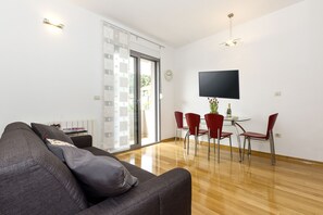 TV a schermo piatto, impianto stereo