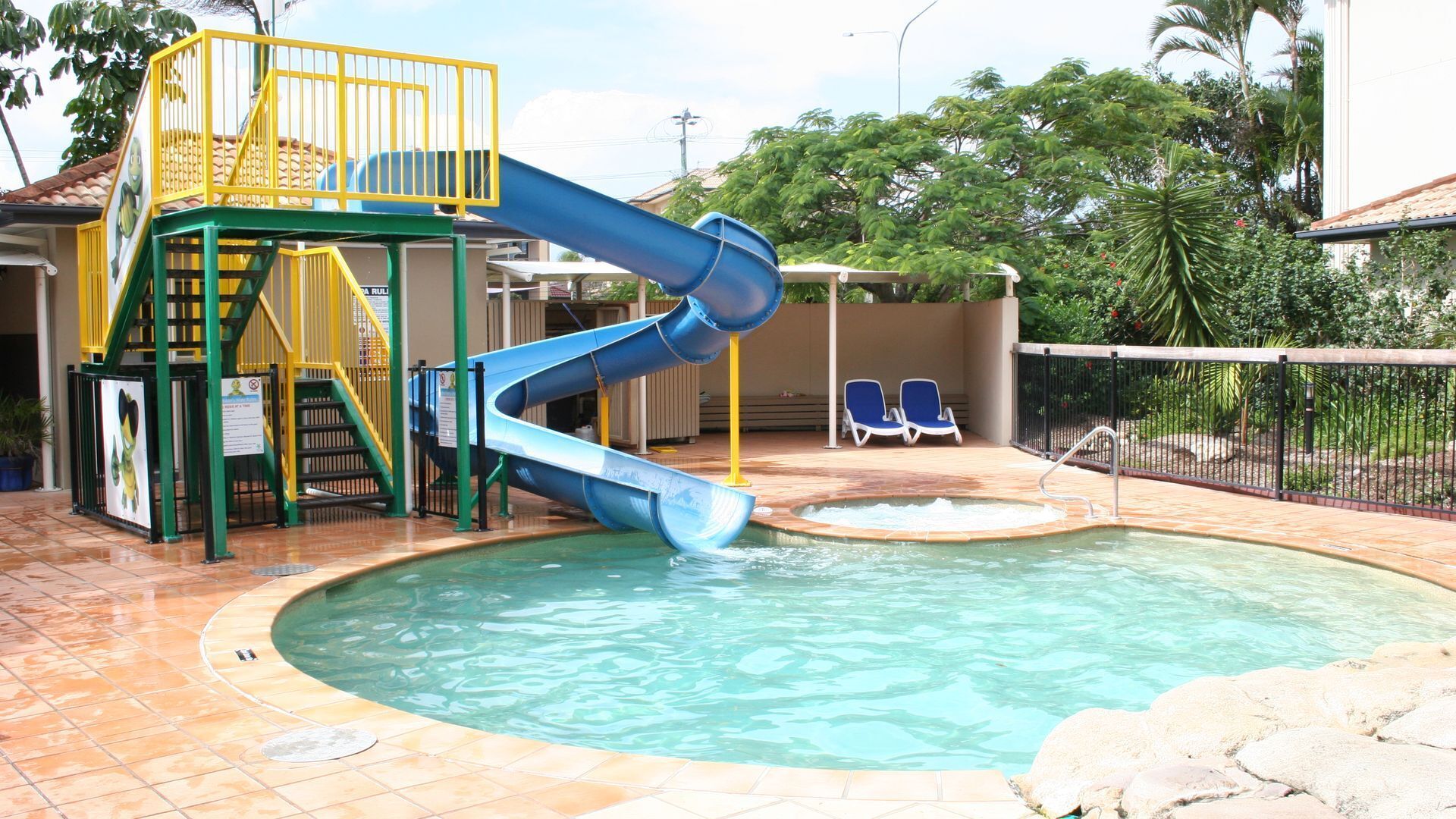 Gold Coast Family Apartment @ Turtle Beach — image 9