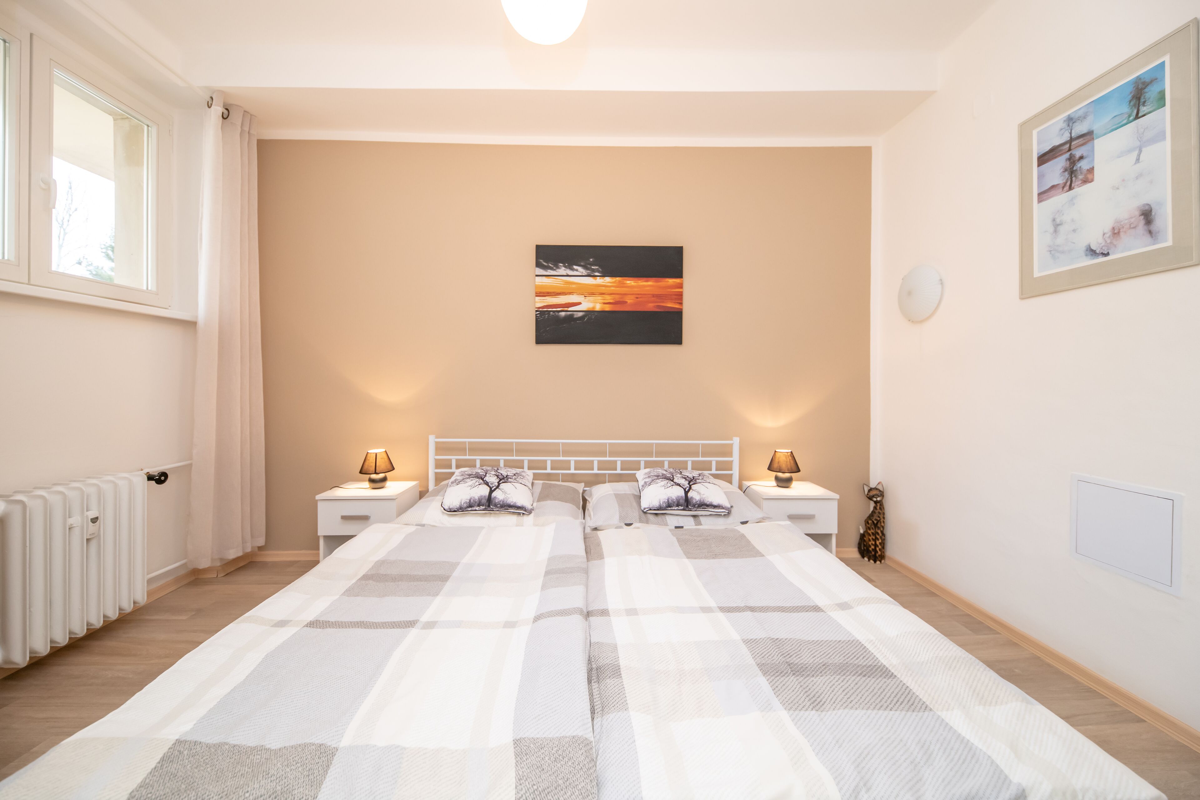 1 soverom, strykejern/-brett, wi-fi (inkludert) og sengetøy