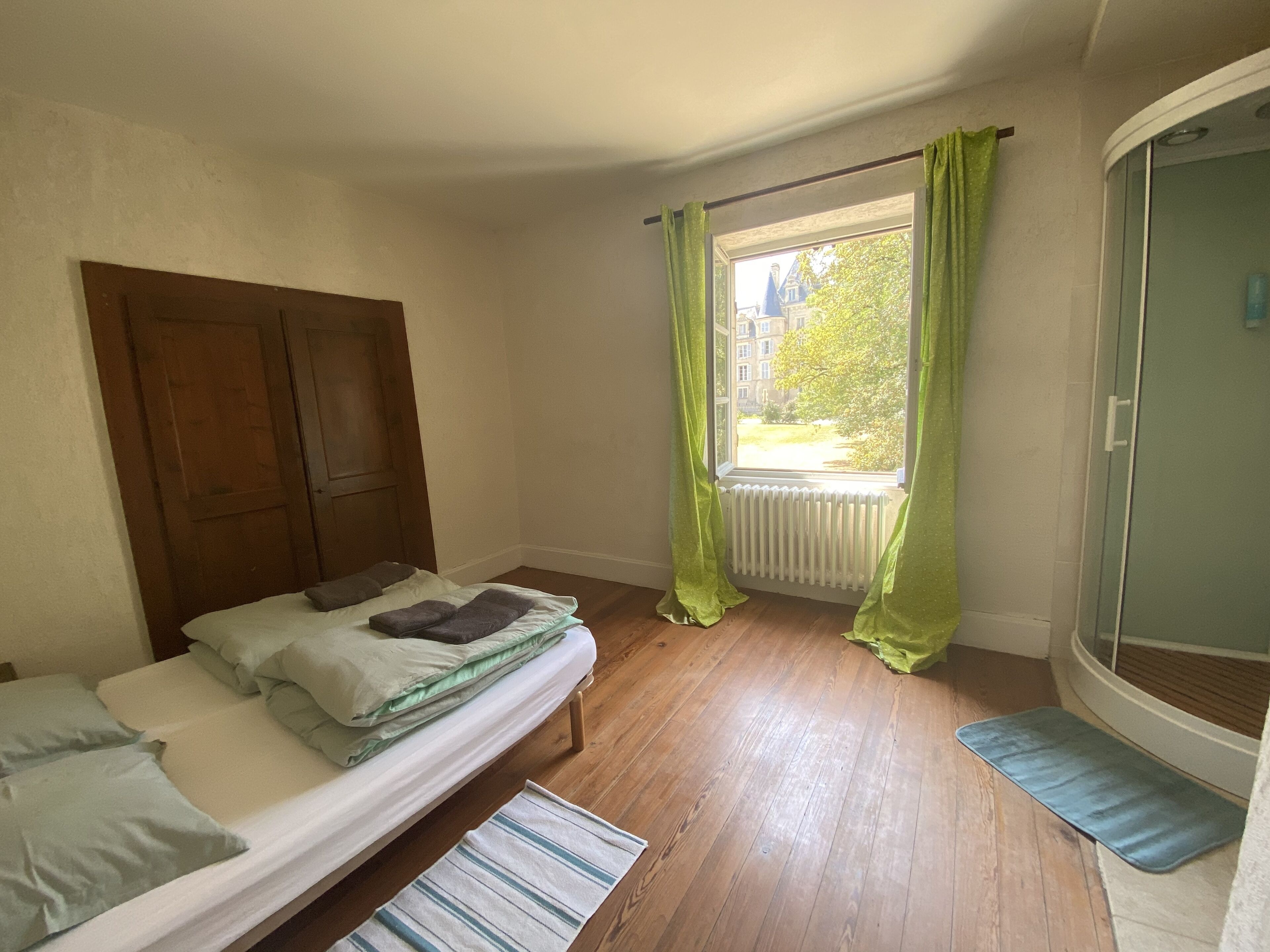 Cosy 4 beds house in the park of the castle 