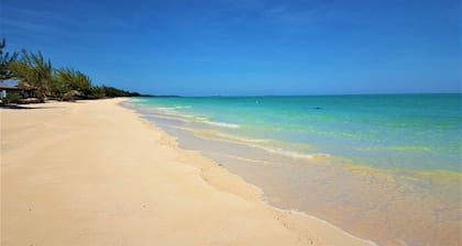 Lovers Hideaway - Hermosa casa de 1 dormitorio escondida en una playa privada