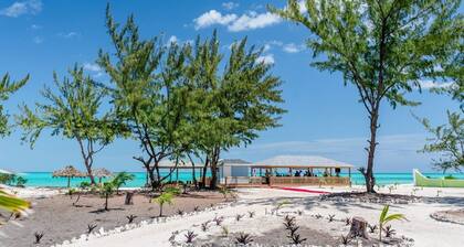 Cottage - Beautiful 1 bedroom house rental tucked away on a private beach