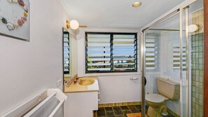 Shower - Maison Royale - Decks with Beach Views (AVOCA BEACH)