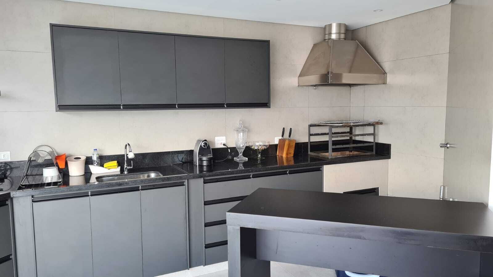 Wonderful duplex penthouse overlooking the sea.