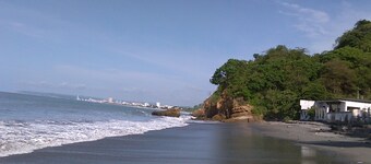 Green House beautiful lodging house in Sua  close Atacames, Esmeraldas, Ecuador