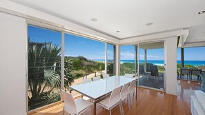 Dining - The Pavillion 1 - Beachfront (Wamberal)