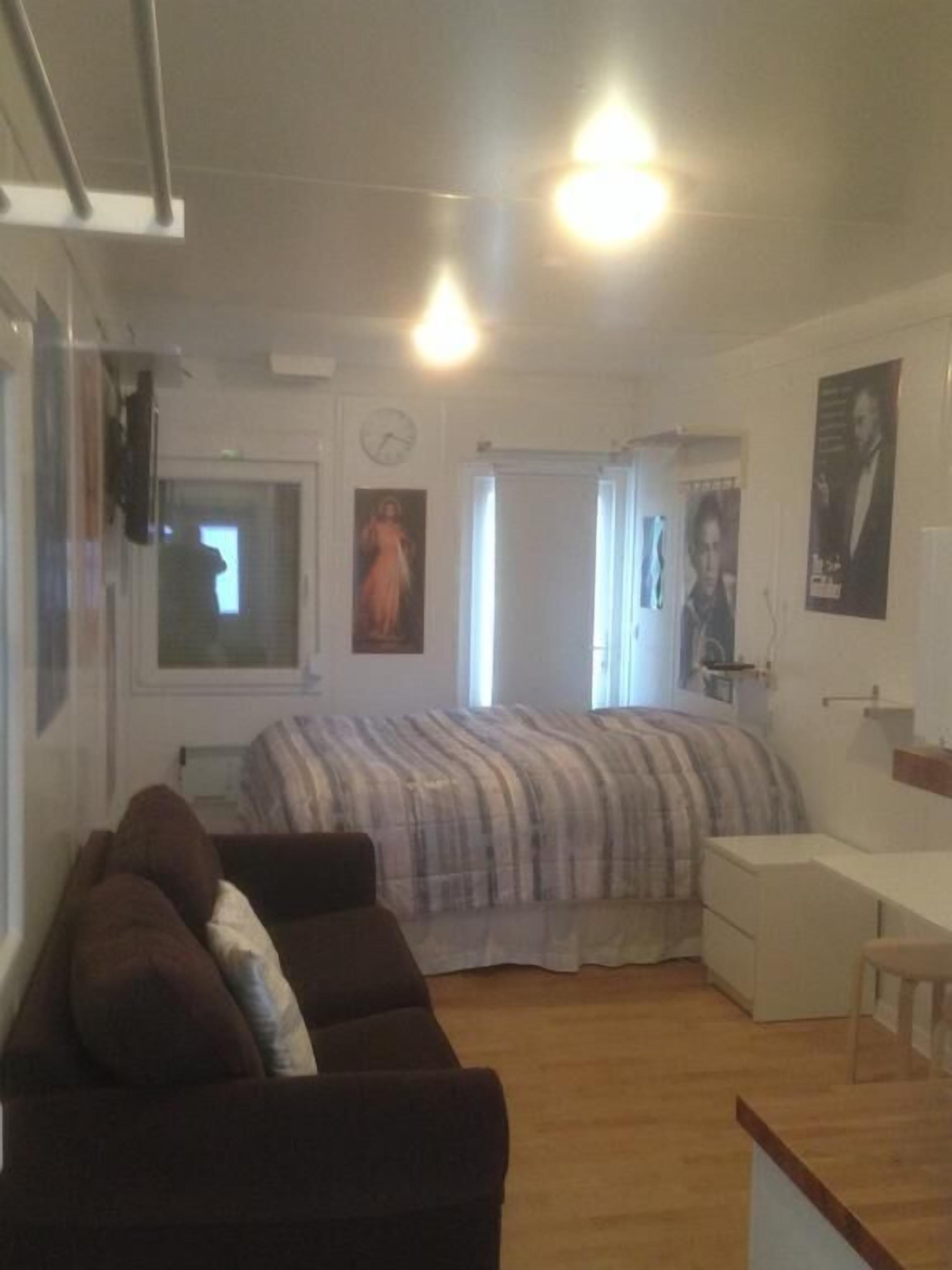 Blackout curtains, free WiFi