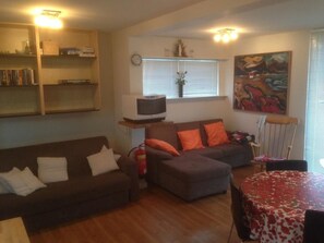 Cottage, 2 Bedrooms, Sauna (Sólvellir 1) | Living area