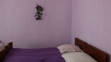 4 室のベッドルーム、アイロン / アイロン台、WiFi (無料)、ベッドシーツ