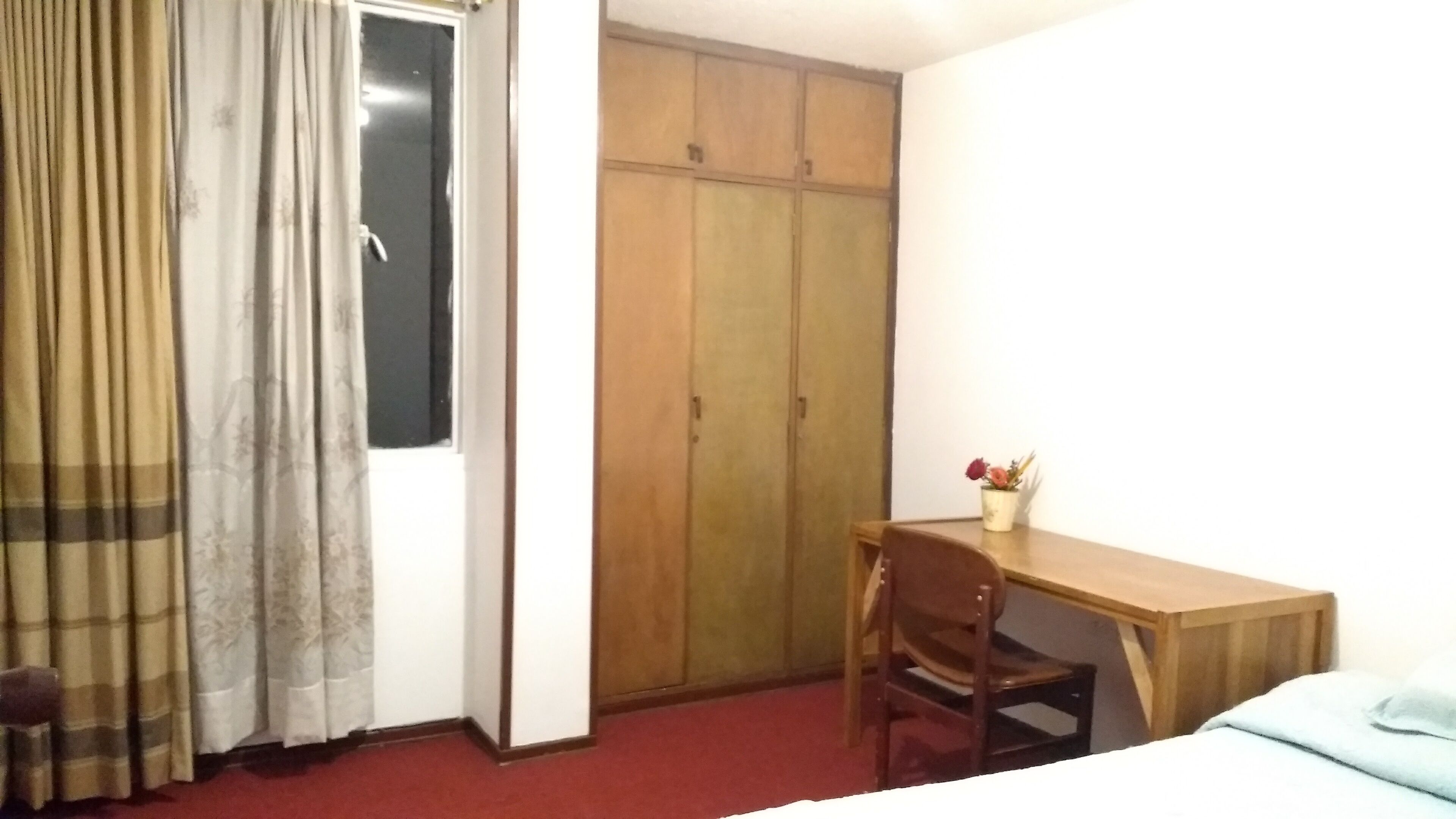 Central, affordable &amp; large private room for 1o2