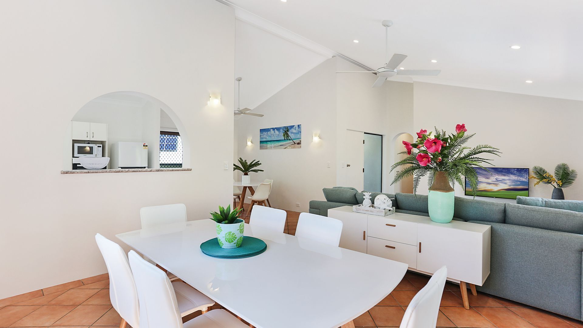 HighTide On Noosa Sound — image 5