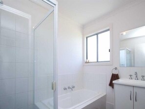 Badewanne, Haartrockner