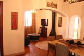 Lounge - Ayama Rock House - Beautiful, Cozy Home (Paarl)