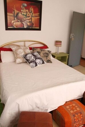 4 bedrooms, iron/ironing board, free WiFi, wheelchair access - Ayama Rock House - Beautiful, Cozy Home (Paarl)